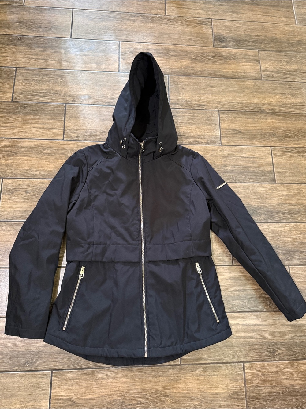 BCBG GENERATION
Solid Zip-Through Hooded Jacket Women’s size L